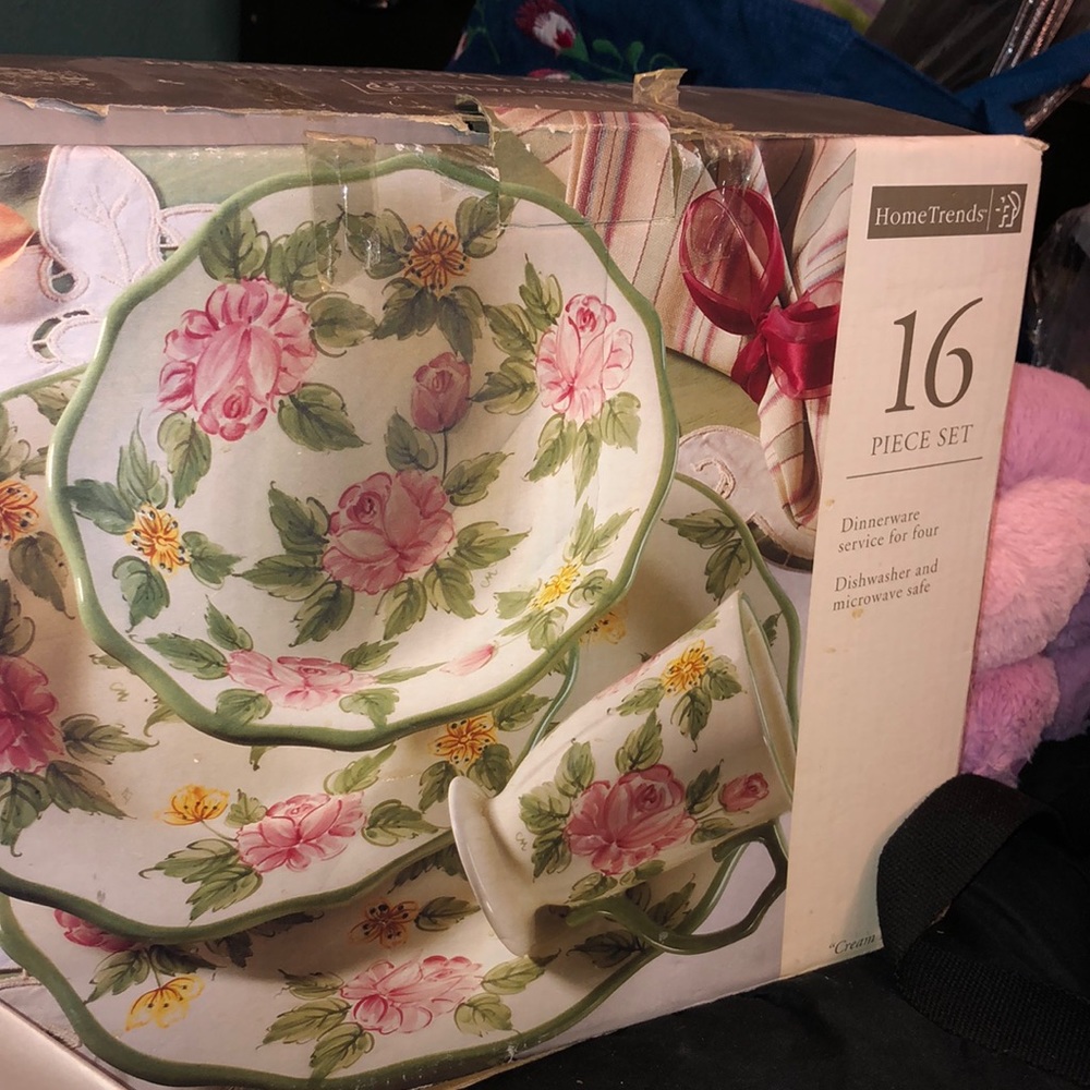 16 piece dinnerware set